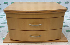 2004 Coachman Chest of drawers