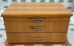2007 Swift group Chest of drawers