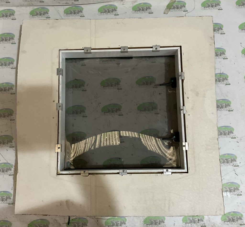 Remis Remitop rooflight 600x600mm | SFM Caravans