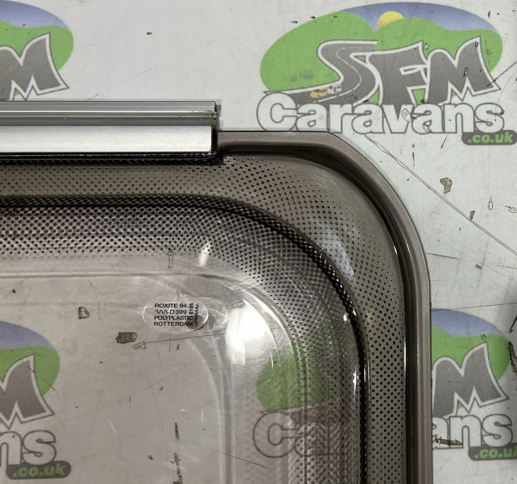 2001 Avondale / Fleetwood window; 855x470mm | SFM Caravans