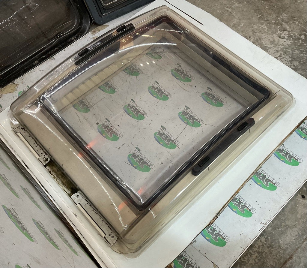 Remis rooflight 600x700mm with 12v lights | SFM Caravans